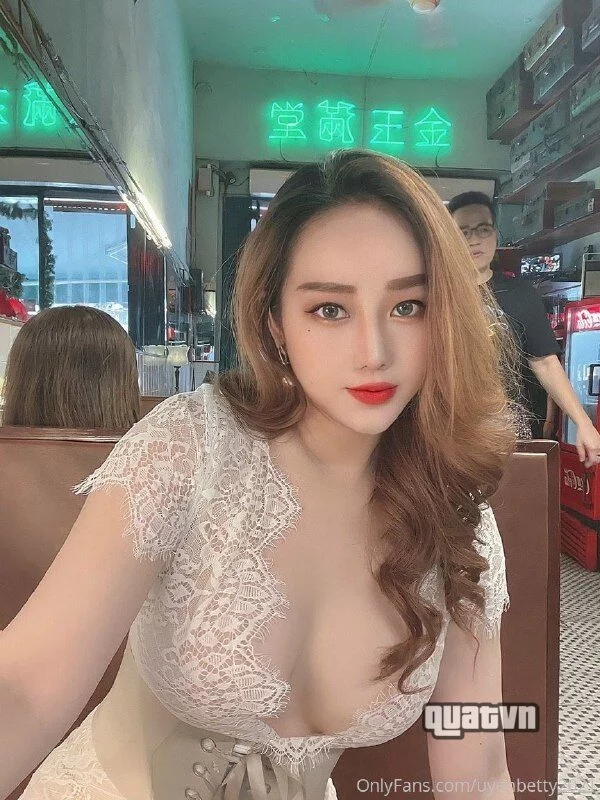 Uyen-Betty-Onlyfans-Leak-13.jpg